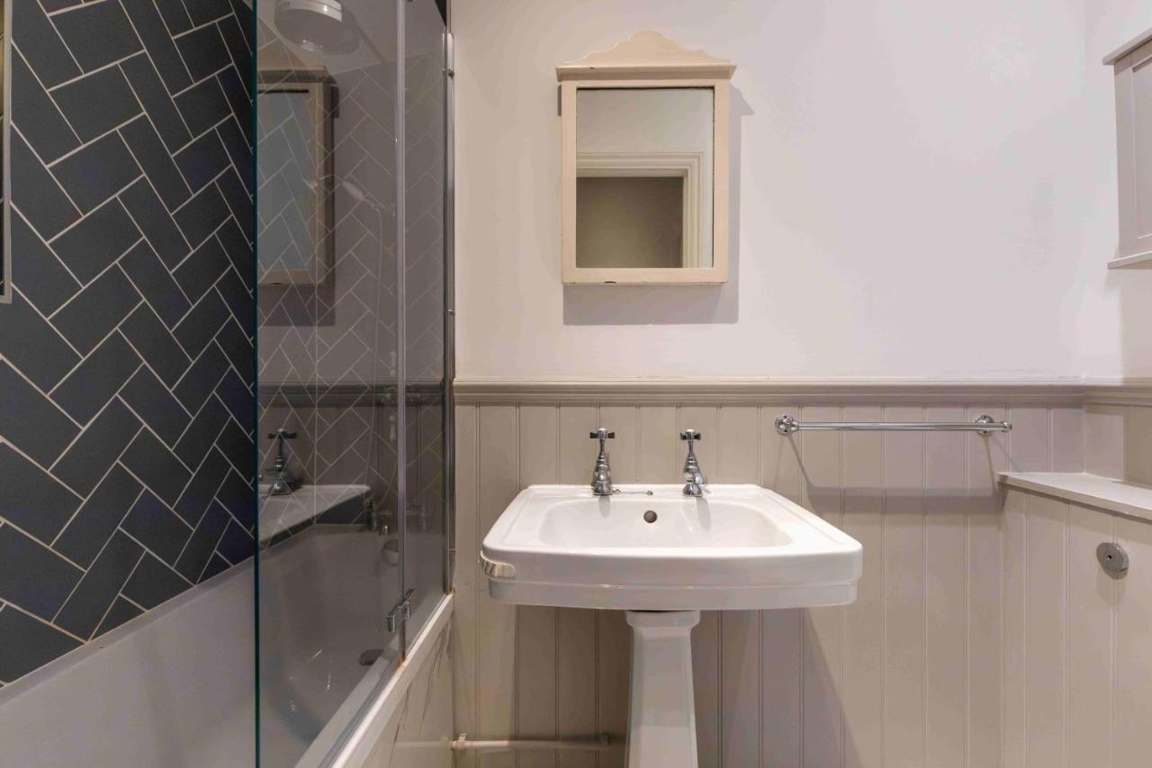 Shared Guest House 5 Mins Walk From Vauxhall And Nine Elms Station With Off-Site Parking Near Us Embassy Londyn Zewnętrze zdjęcie